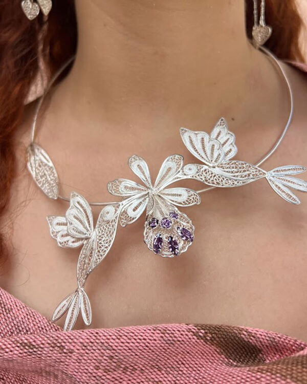 Collares