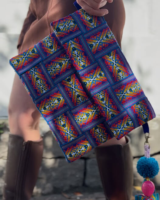 Clutch Amazonas Guacamayo