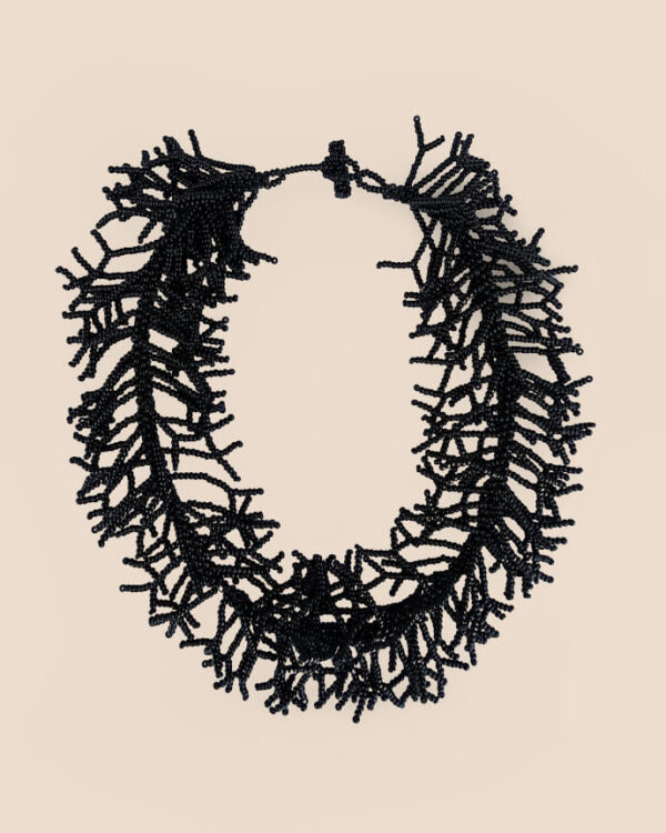 Collar Saraguro Coral Negro