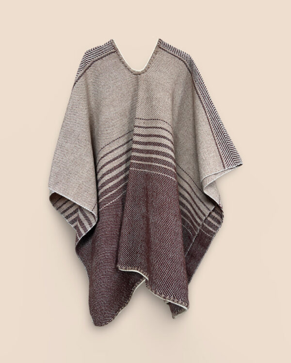 Poncho Haku Café