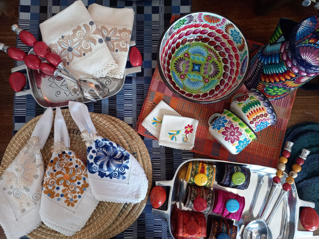 table accesories ecuador crafts