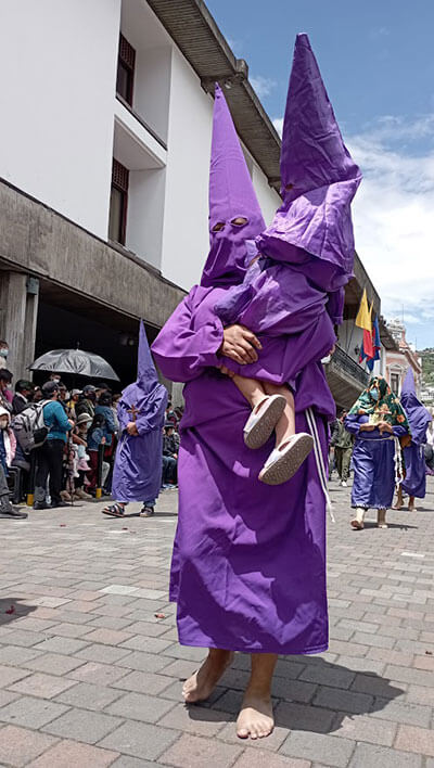 Cucuruchos Semana Santa Ecuador